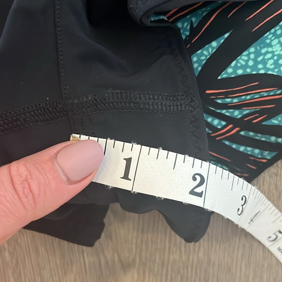 REVERSIBLE Lululemon Swim Shorts EUC - Picture 5 of 13